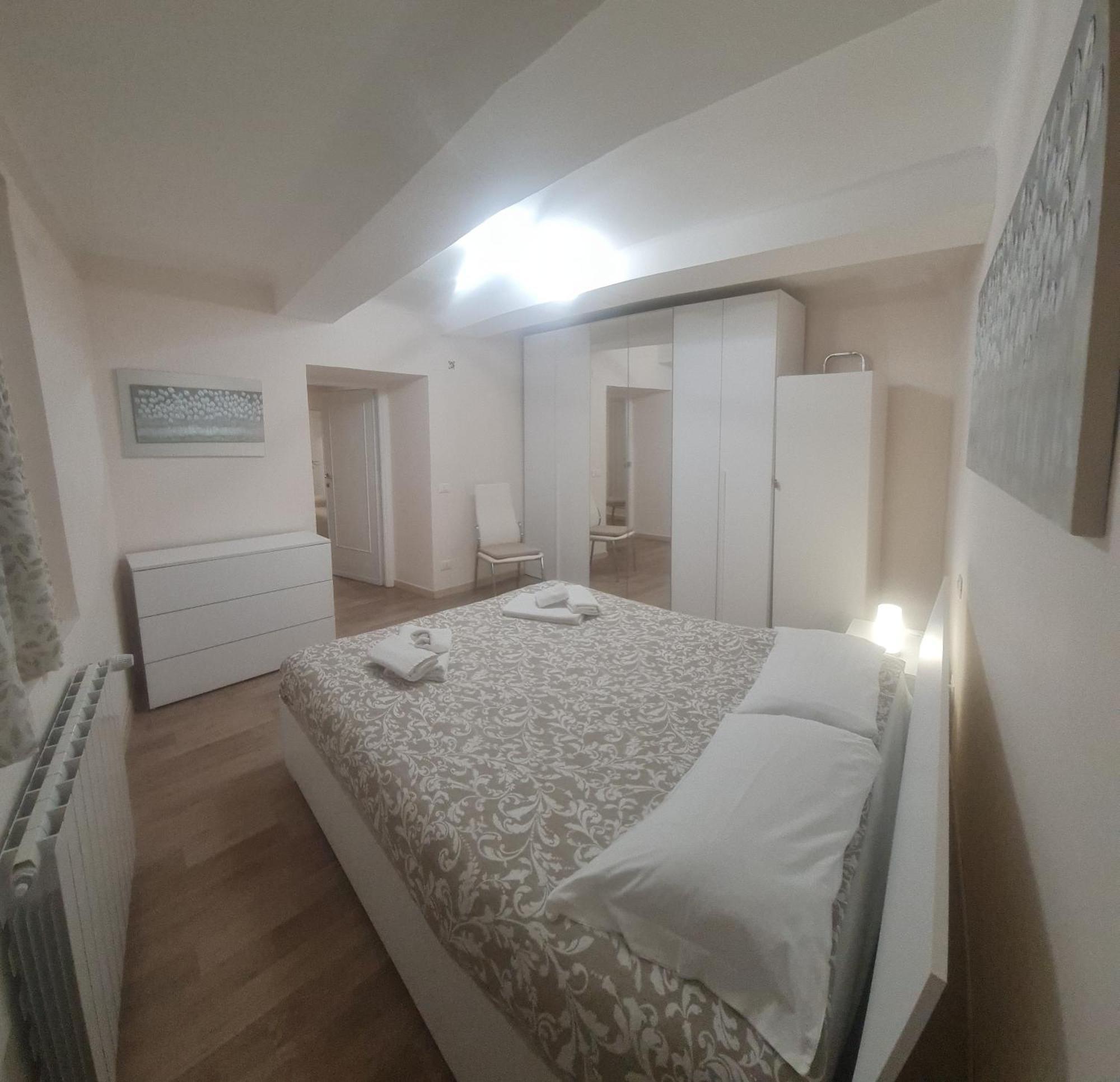 Trilocale Nel Centro Di Sampierdarena Lägenhet Genua Exteriör bild